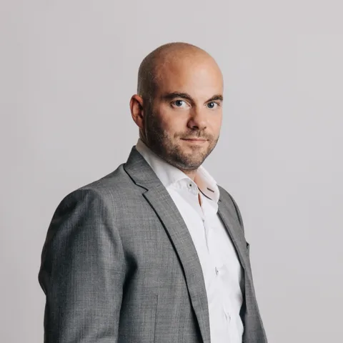 Robin van den Akker